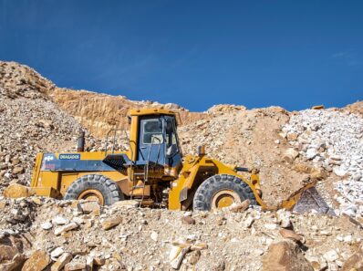 Wiertarka do skał – niezawodne narzędzie w pracy geotechnicznej